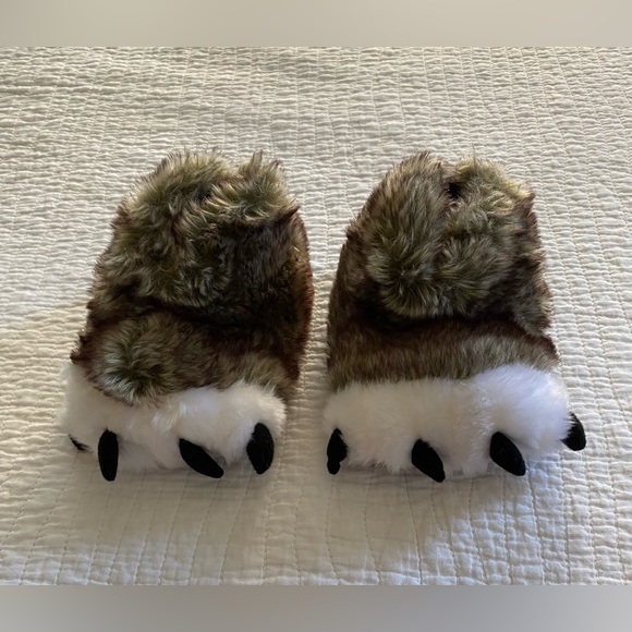 Like new! Lazy One Animal Paw Slippers for Toddlers, Furry Slippers, Size 1-3T - Picture 2 of 6
